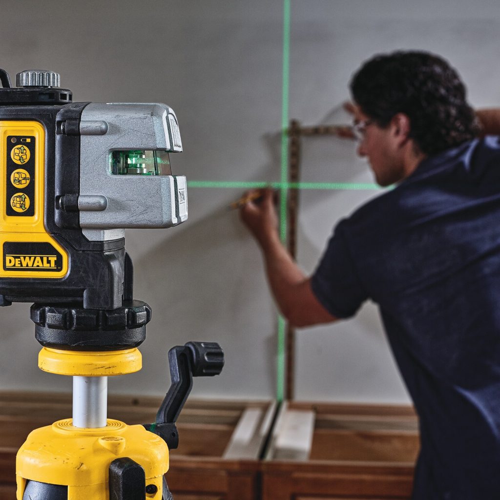 DeWALT DW089CGXJ Green Beam Self Levelling 3 Multi Line Laser Level